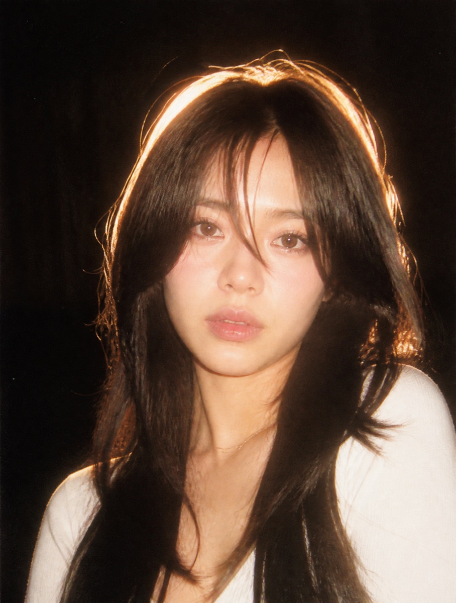 AI portrait prompt example — nostalgic 90s film portrait with harsh camera flash and backlit halo glow